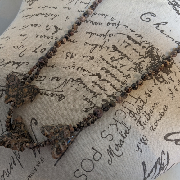 Tri - Butterfly Jasper Style Necklace NWT GOOD AS A MOTHERS DAY GIFT! 30" Brown - Picture 2 of 4